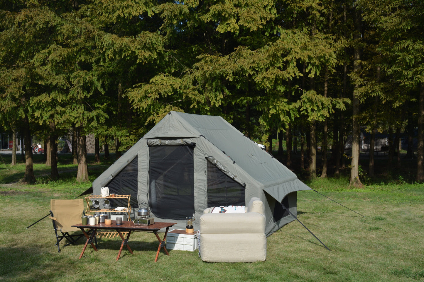 Inflatable 4-6 Person Glamping Tent - Easy Setup & Waterproof