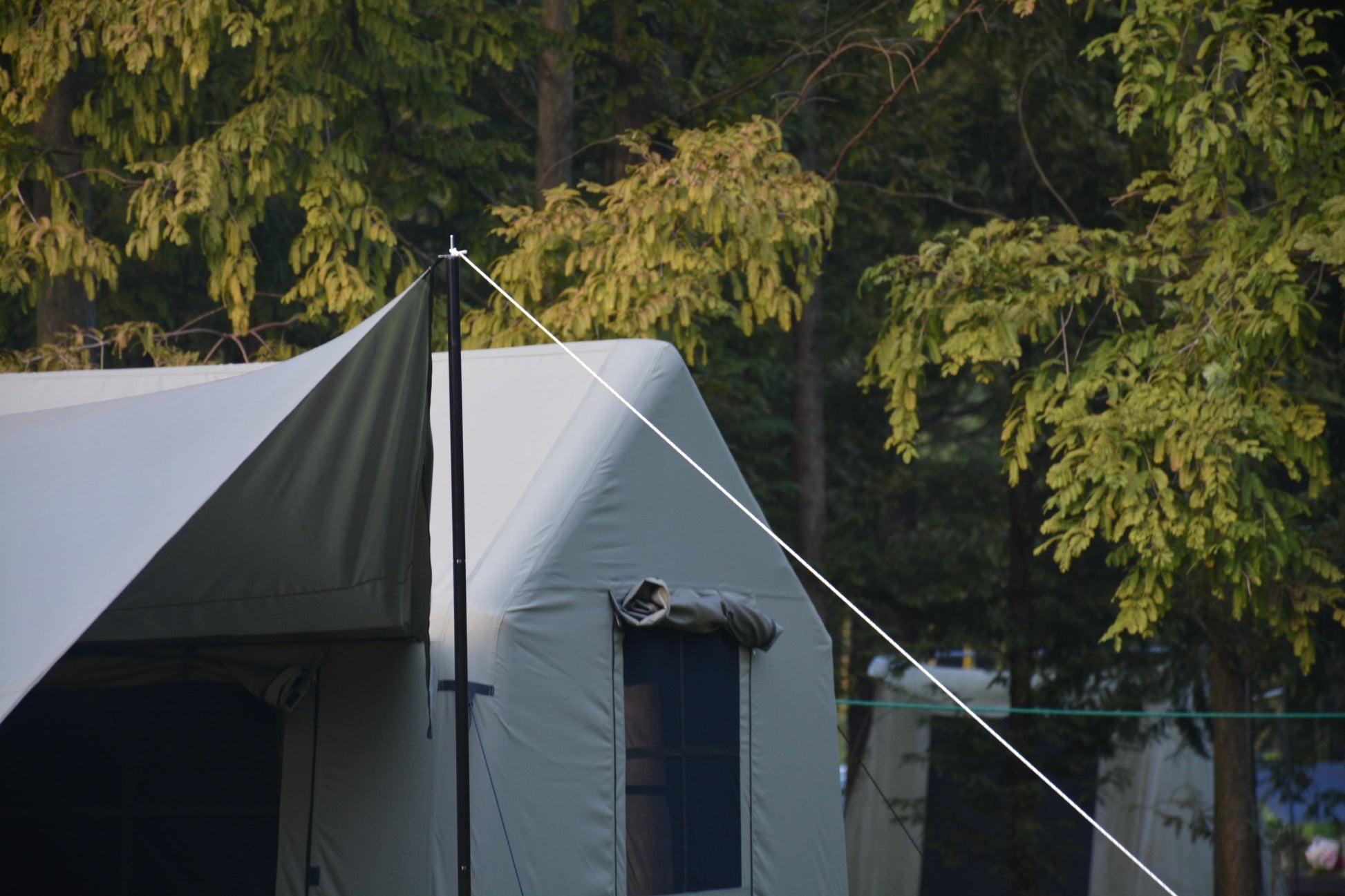 7 - 8 Person Inflatable Tent w/ Canopy Glamping Campingood for camping and outdoor | campingood.com