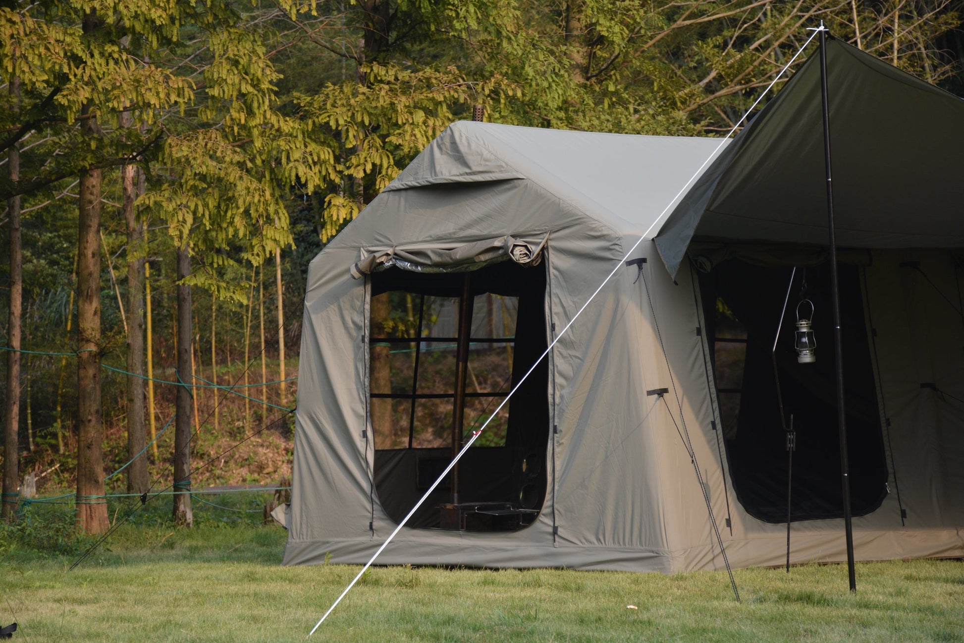 7 - 8 Person Inflatable Tent w/ Canopy Glamping Campingood for camping and outdoor | campingood.com