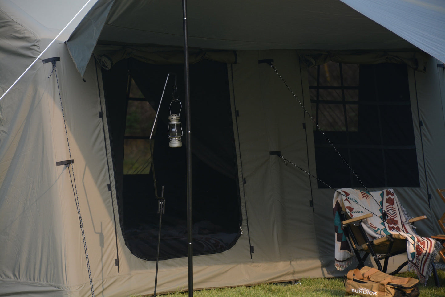 7 - 8 Person Inflatable Tent w/ Canopy Glamping Campingood for camping and outdoor | campingood.com