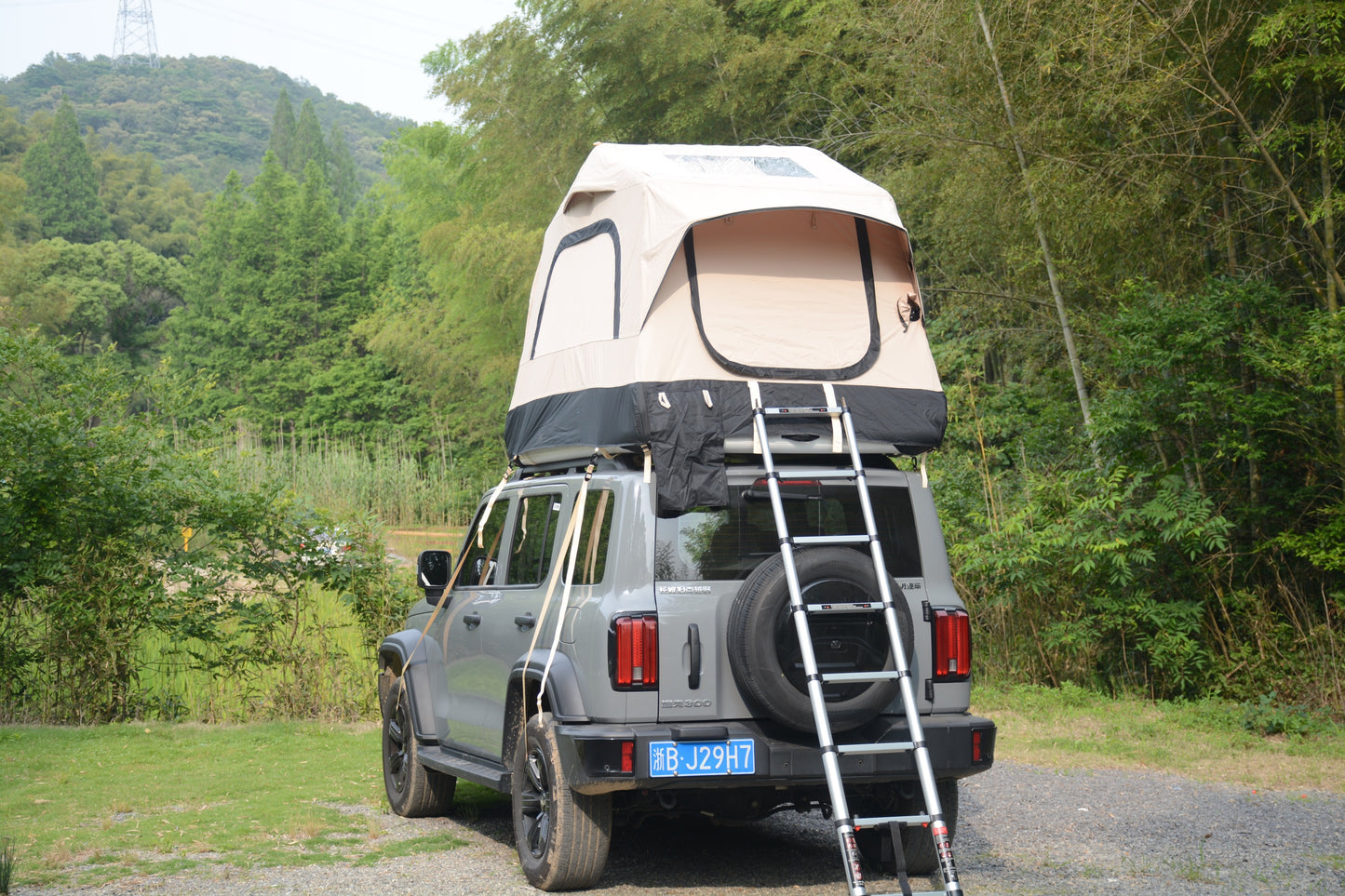 Folded Inflatable Roof Top Tent for SUV camping, waterproof PU8000+ polyester,with telescoping ladder easy setup, Campingood 